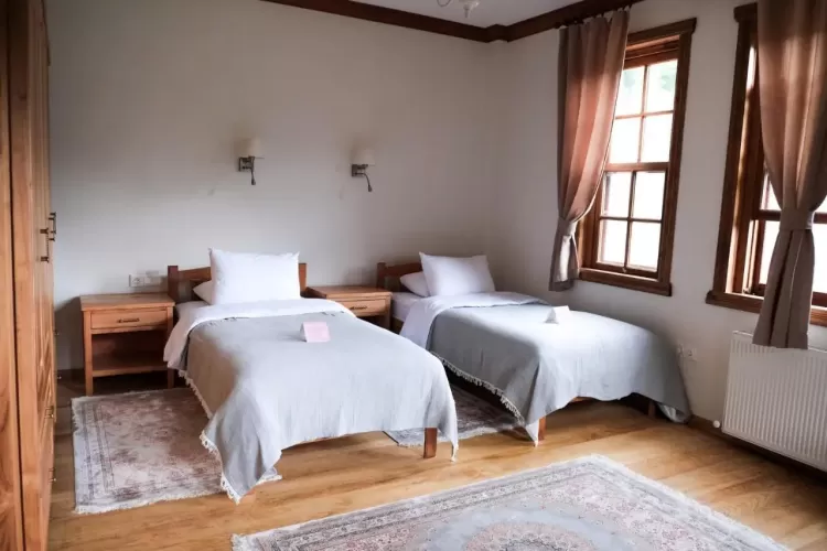Hakoni House/ İki Kişilik Single Yataklı Odada/ Kişi Başı Konaklama