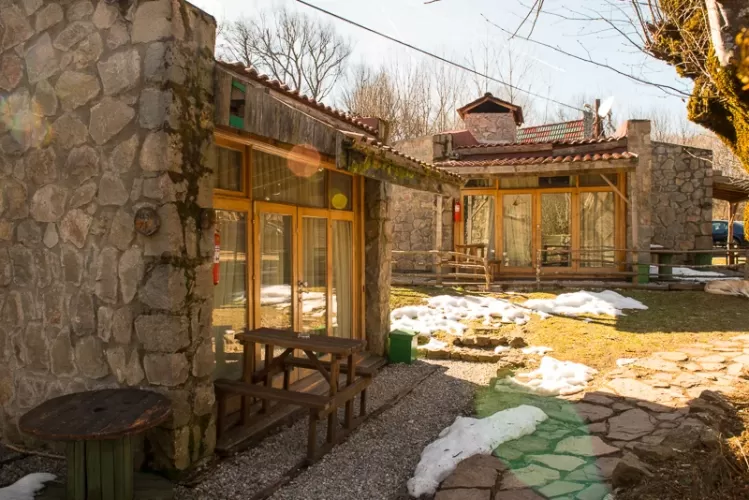 Hindiba / Tek Kişilik Taş Evde / Kişi Başı Konaklama