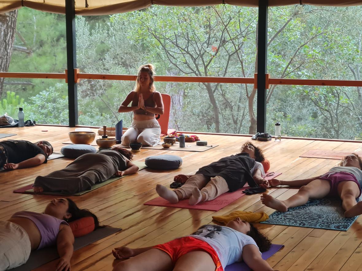 Köklerden Tanrıçaya | Kutsal Varlığına Bedenine Dönüş