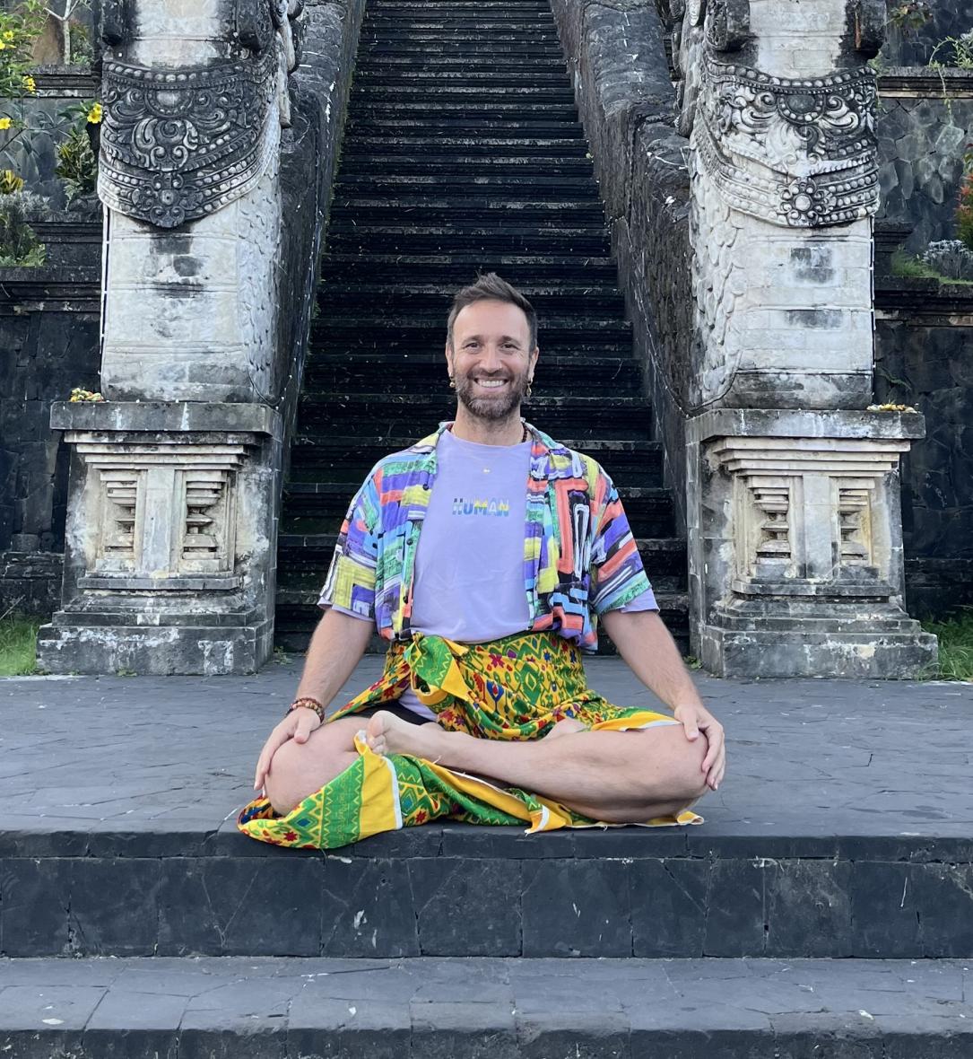 200 Saat Temel Yoga Uzmanlaşma Programı ( Yoga Alliance Onaylı ) Online , Selim Genişol
