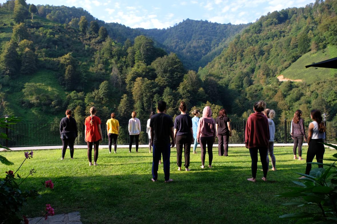 Zafer Bayramı’nda Karadeniz’de Antik Yoga Teknolojisi Kampı Özge Küçük