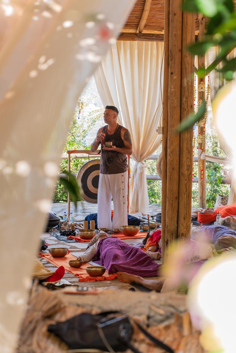 Cenk Sarkuş ile Sound Healing Uygulayıcı Programı Cenk Sarkuş