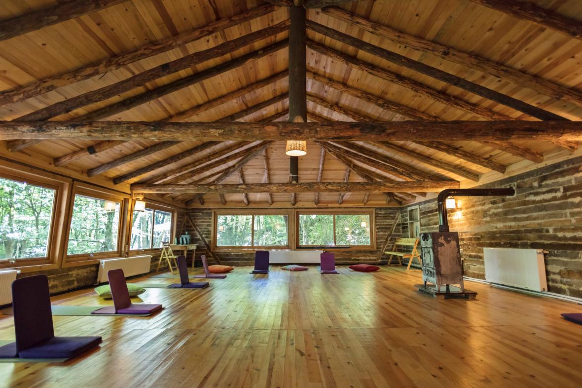 İçsel Dönüşüm Yoga ve Meditasyon Kampı Burcu Öztınaz