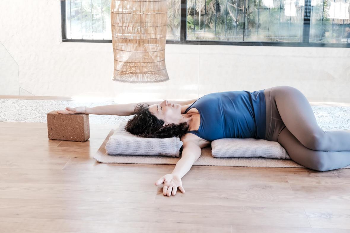 Yavaş Akışlar Ve Restoratif Yoga Uzmanlık Programı Gülin Zeytunlu