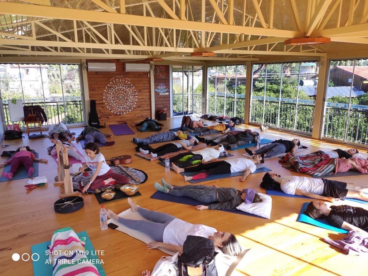 Çıralı Yeni Yıl Yoga ve Meditasyon Kampı - Burcu ve Özkan Burcu Gönenb